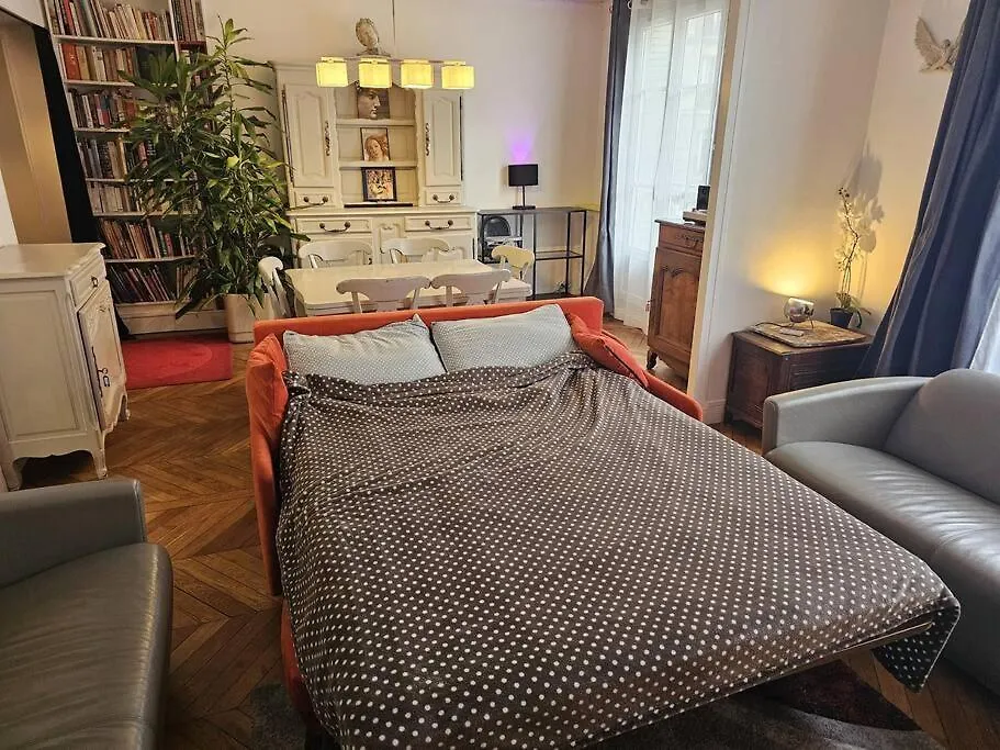 Appartement67M 2 Paříž 0*,  Francie