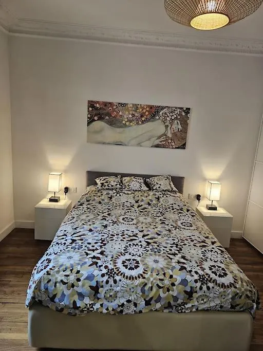 Appartement67M 2 Paris 0*,